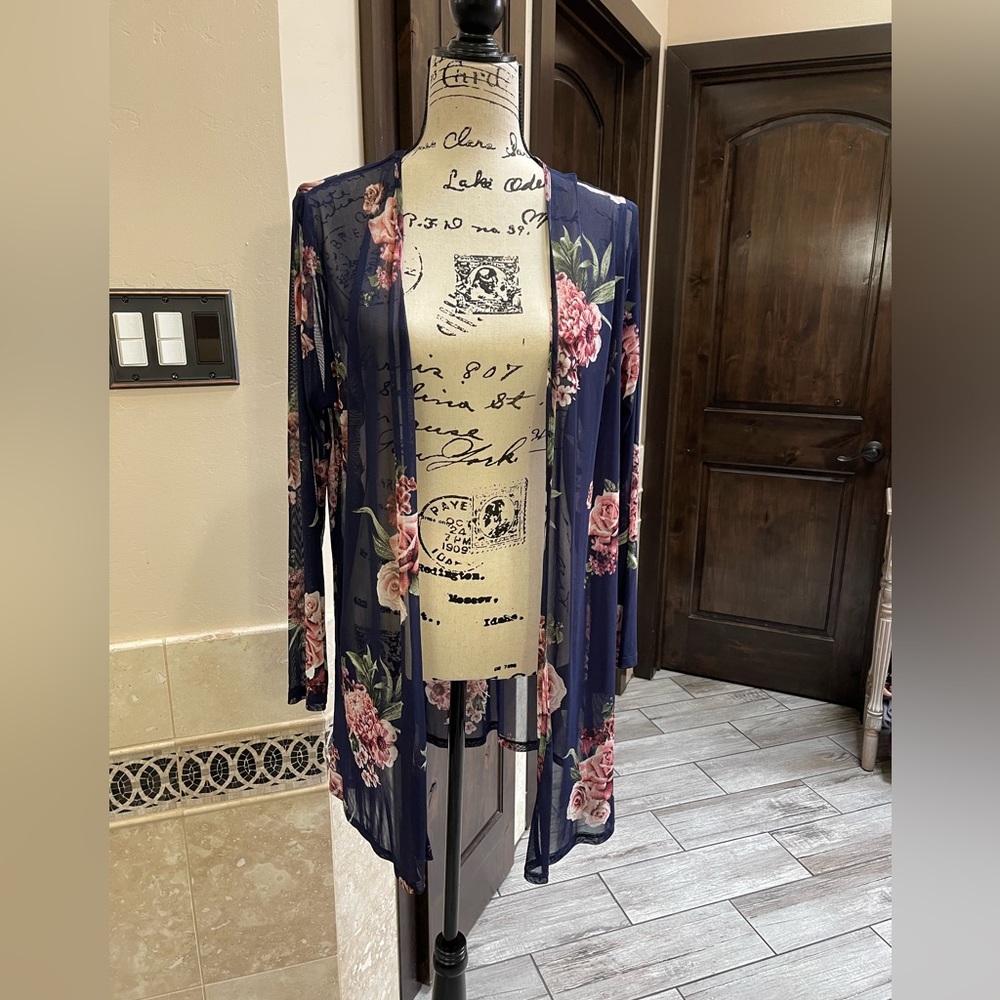 Alice Blue mesh floral kimono NWT